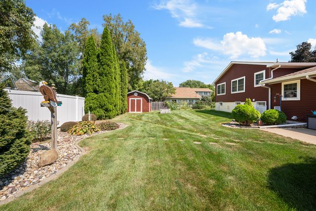126 W 28th Avenue, Coal Valley, IL 61240