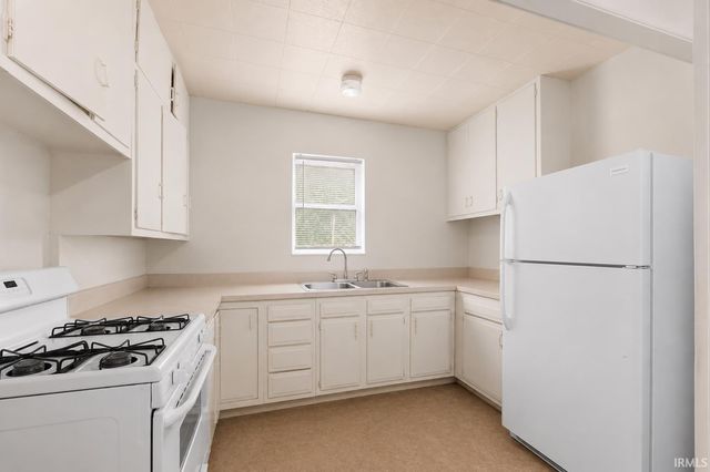 122 Crescent Street, Goshen, IN 46528