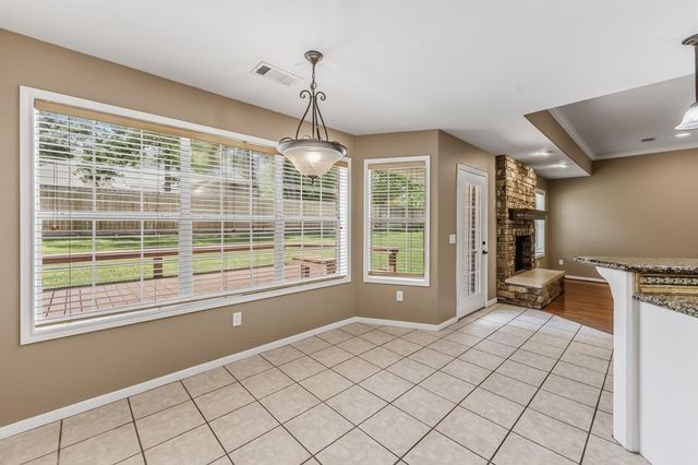 1916 Greentree Drive, Huntsville, TX 77340
