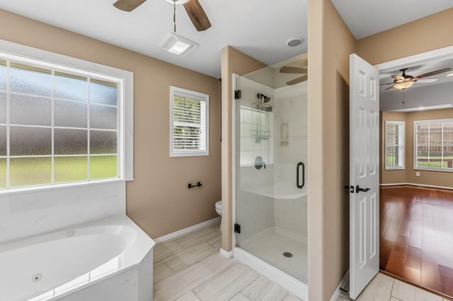 1916 Greentree Drive, Huntsville, TX 77340