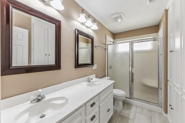 1916 Greentree Drive, Huntsville, TX 77340
