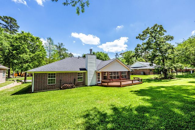 1916 Greentree Drive, Huntsville, TX 77340