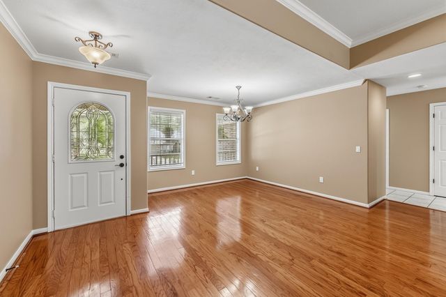 1916 Greentree Drive, Huntsville, TX 77340