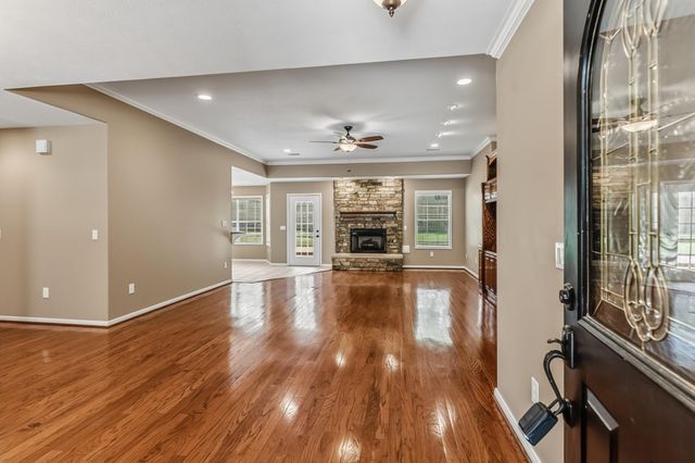1916 Greentree Drive, Huntsville, TX 77340