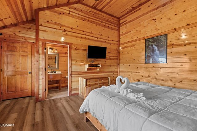 1643 Barn Door Lane, Sevierville, TN 37862