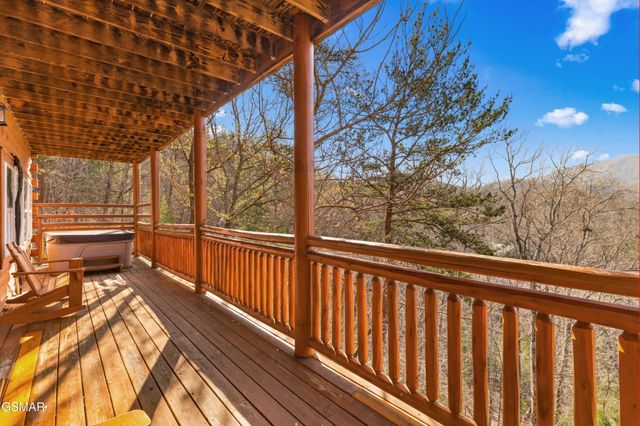 1643 Barn Door Lane, Sevierville, TN 37862