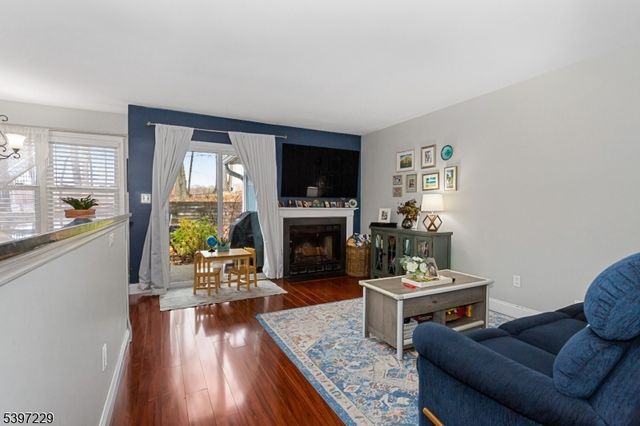 128 Hawthorne Ct, Rockaway Twp., NJ 07866