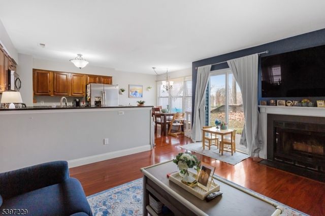 128 Hawthorne Ct, Rockaway Twp., NJ 07866