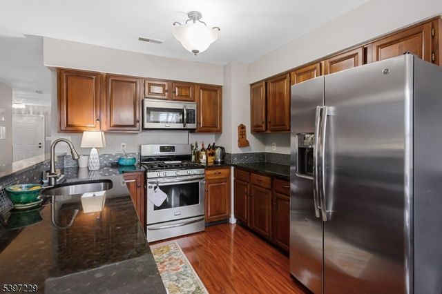 128 Hawthorne Ct, Rockaway Twp., NJ 07866