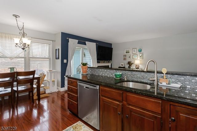 128 Hawthorne Ct, Rockaway Twp., NJ 07866