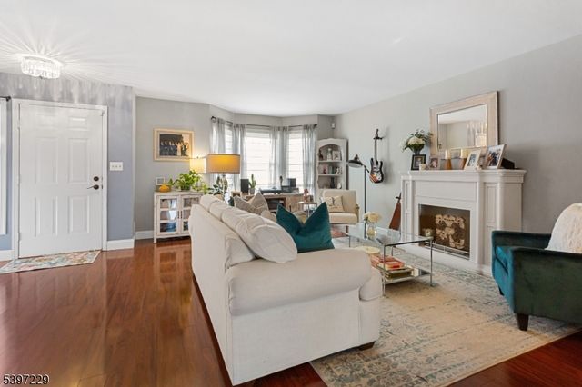 128 Hawthorne Ct, Rockaway Twp., NJ 07866