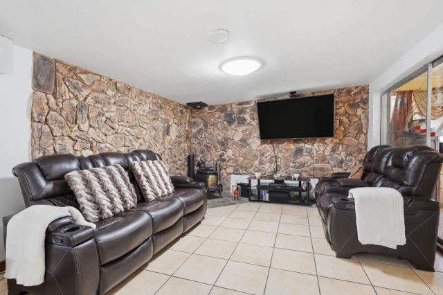 2152 Oak Hill Drive, Escondido, CA 92027