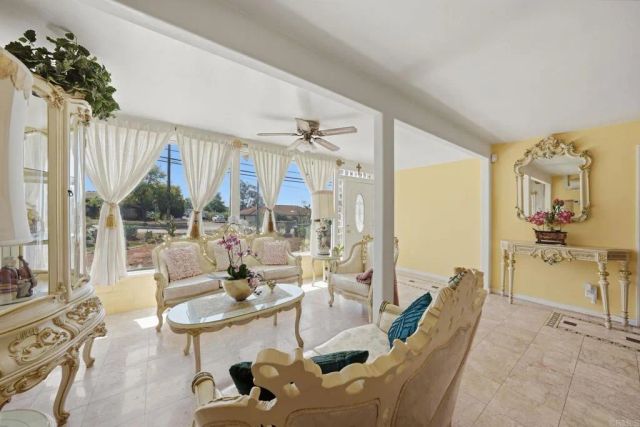 2152 Oak Hill Drive, Escondido, CA 92027