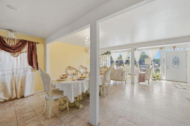 2152 Oak Hill Drive, Escondido, CA 92027