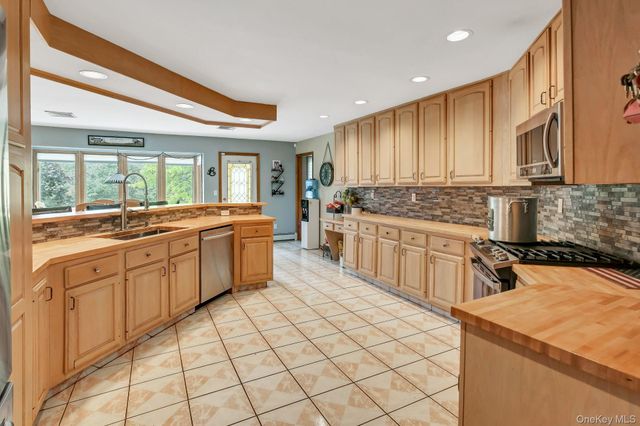 220 Oxford Road, Chester, NY 10918