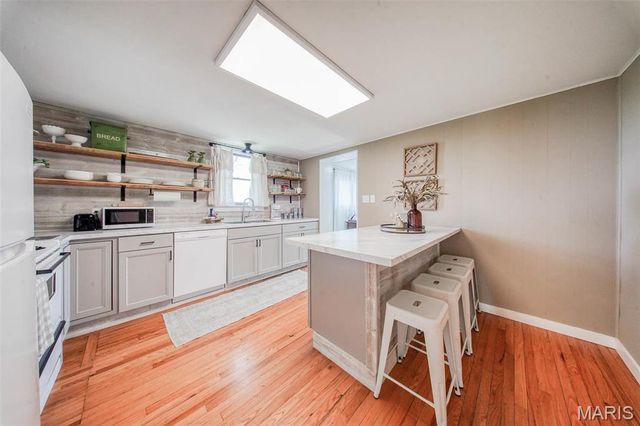 15227 County Road 1110, St James, MO 65559