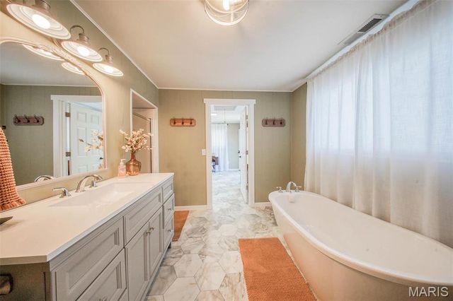 15227 County Road 1110, St James, MO 65559