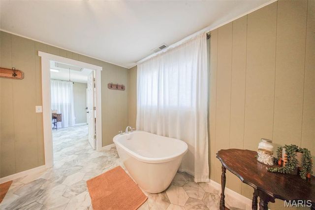 15227 County Road 1110, St James, MO 65559