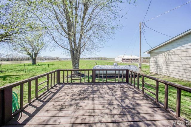 15227 County Road 1110, St James, MO 65559