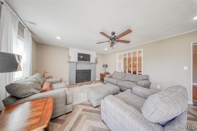 15227 County Road 1110, St James, MO 65559