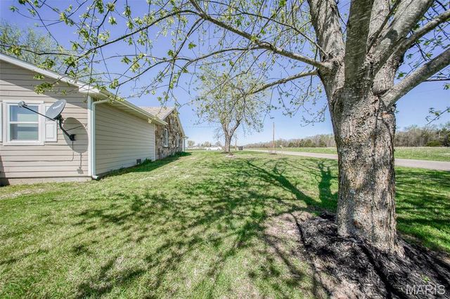 15227 County Road 1110, St James, MO 65559