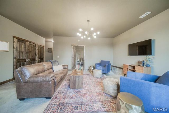 15227 County Road 1110, St James, MO 65559