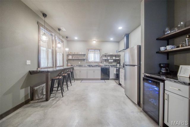 15227 County Road 1110, St James, MO 65559