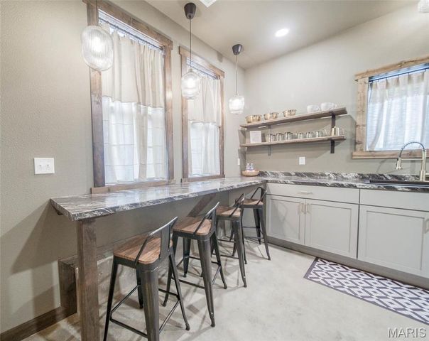 15227 County Road 1110, St James, MO 65559