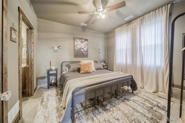 15227 County Road 1110, St James, MO 65559