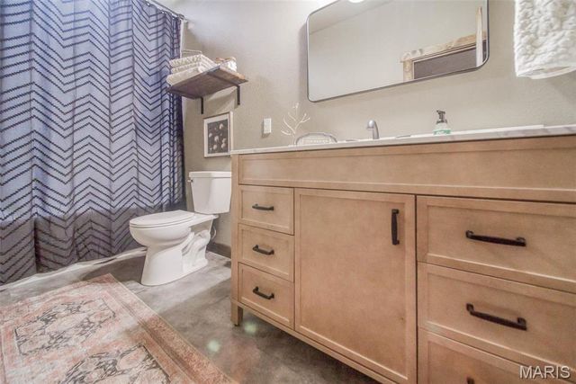 15227 County Road 1110, St James, MO 65559