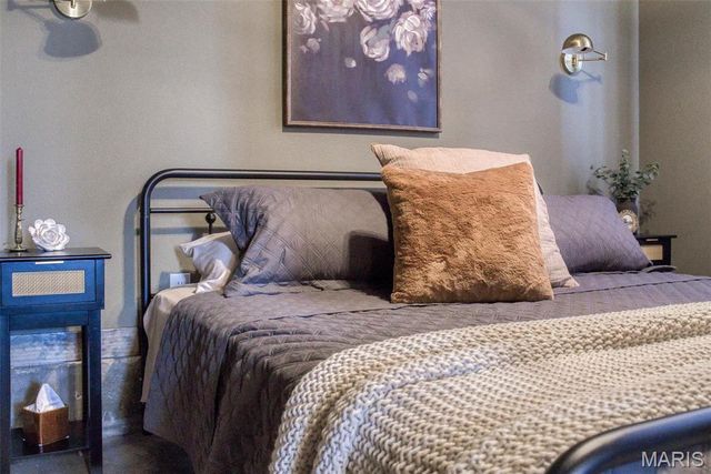 15227 County Road 1110, St James, MO 65559