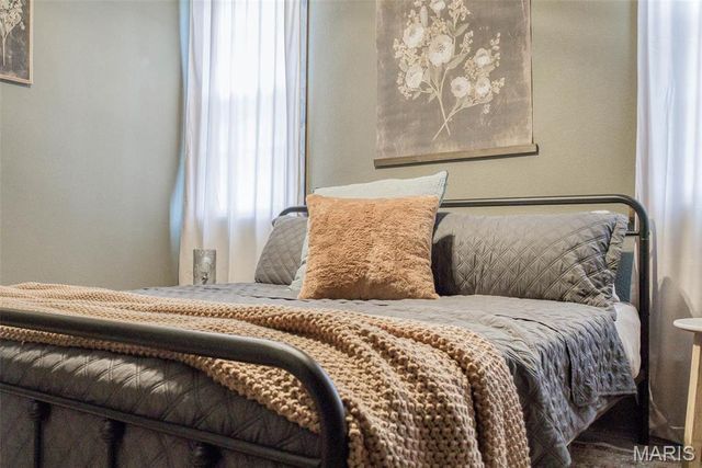 15227 County Road 1110, St James, MO 65559