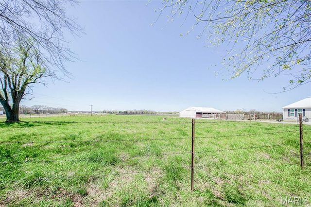 15227 County Road 1110, St James, MO 65559