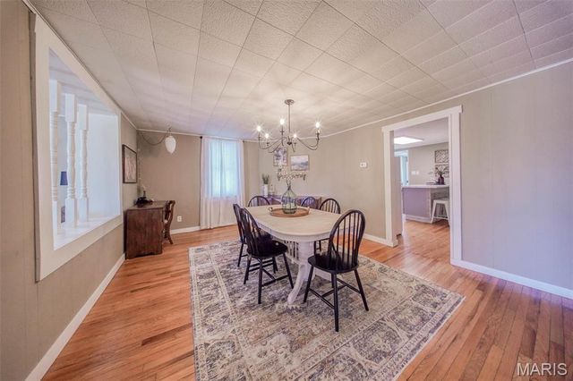 15227 County Road 1110, St James, MO 65559