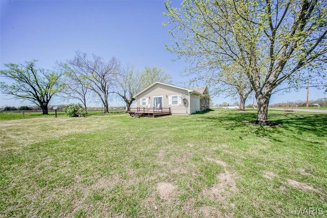 15227 County Road 1110, St James, MO 65559