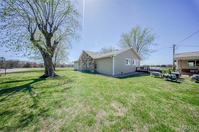 15227 County Road 1110, St James, MO 65559