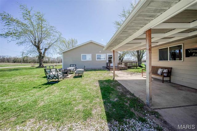 15227 County Road 1110, St James, MO 65559