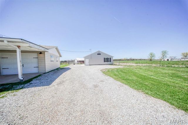 15227 County Road 1110, St James, MO 65559
