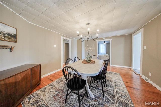 15227 County Road 1110, St James, MO 65559