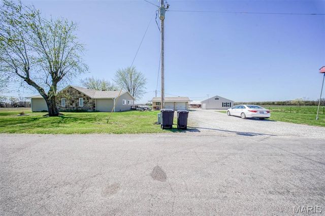 15227 County Road 1110, St James, MO 65559