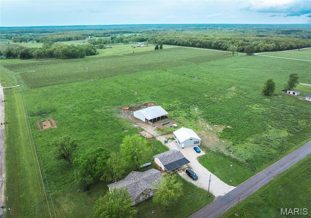 15227 County Road 1110, St James, MO 65559