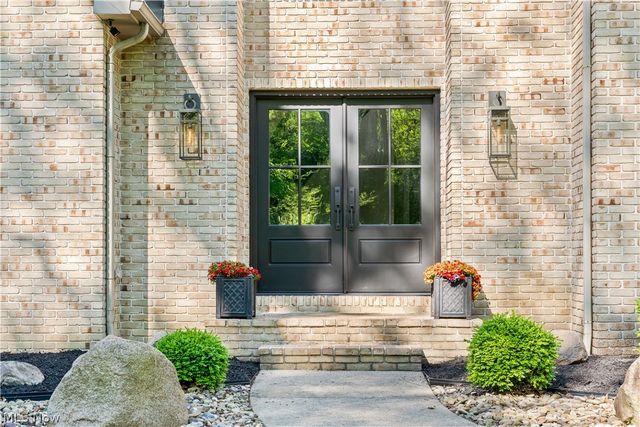 5130 Hecker Drive, Richfield, OH 44141