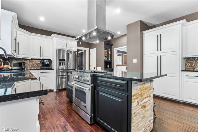 5130 Hecker Drive, Richfield, OH 44141
