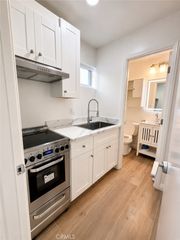 9 Angell St 1, Irvine, CA 92612