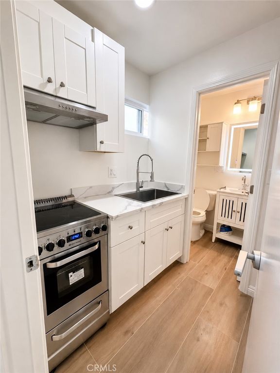 9 Angell St 1, Irvine, CA 92612