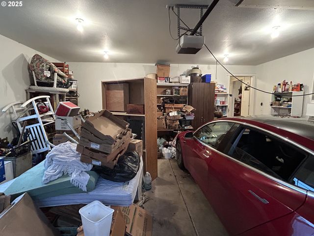 2343 Nw CHAMBERS Dr, Roseburg, OR 97471