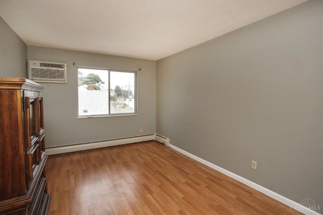 4117 North Bend Road, Cheviot, OH 45211