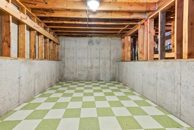 28 Old Spring Drive, Grantham, NH 03753