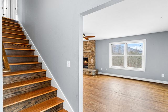 202 Bell Orchard Drive, Hayesville, NC 28904