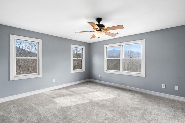 202 Bell Orchard Drive, Hayesville, NC 28904